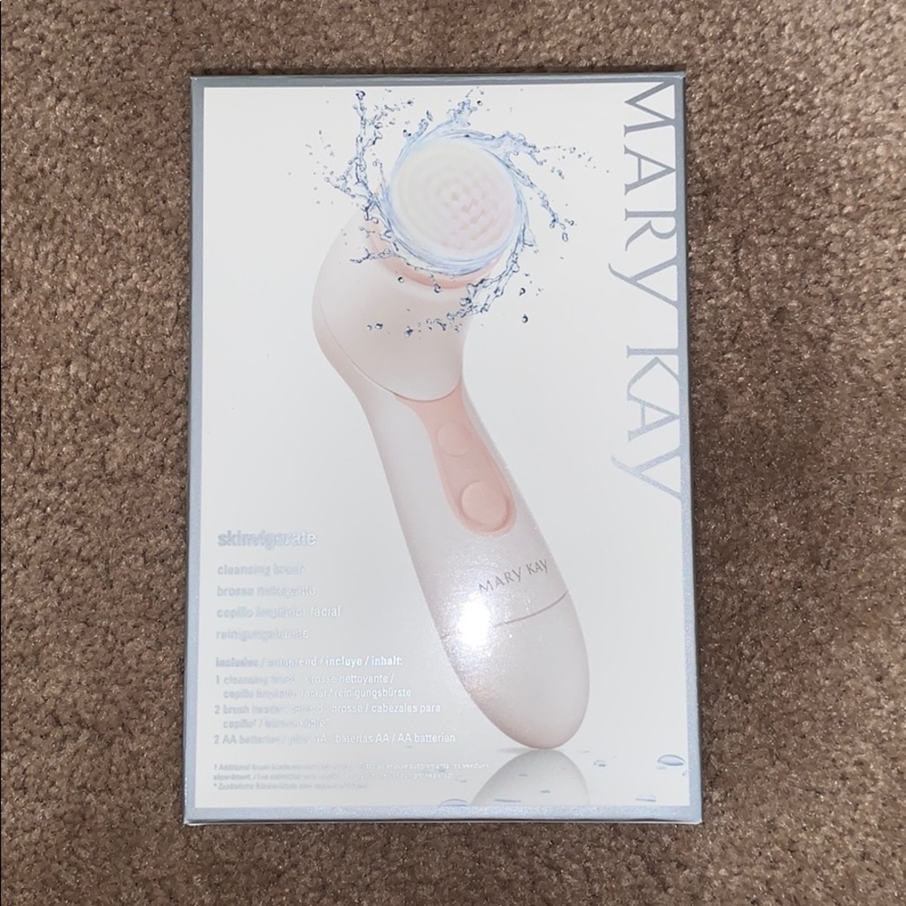 Mary Kay Cleansing Brush